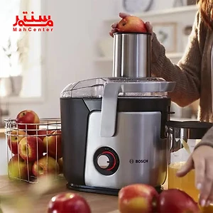 آبمیوه‌گیری بوش مدل MES4010 با طراحی مدرن و بدنه استیل ضدزنگ روی کابینت آشپزخانه